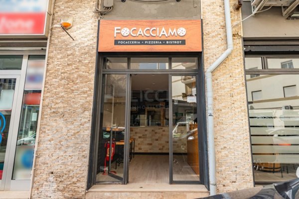 negozio in vendita a Monopoli in zona Centro Storico