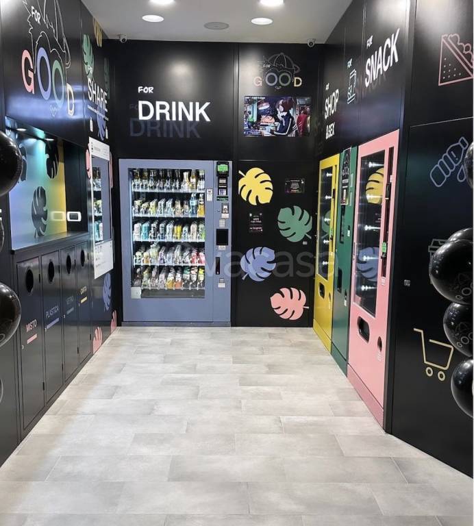 negozio in vendita a Monopoli in zona Centro Storico