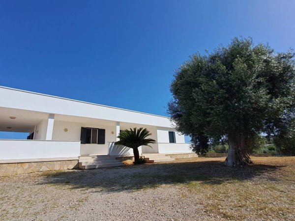 casa indipendente in vendita a Monopoli in zona Cozzana
