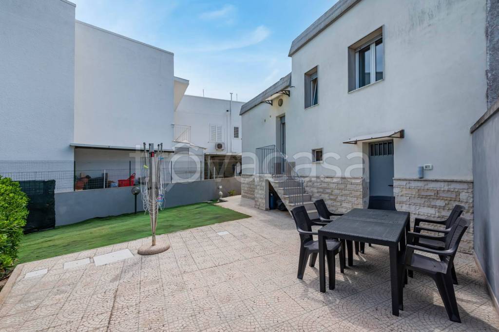 casa indipendente in vendita a Monopoli in zona Cozzana