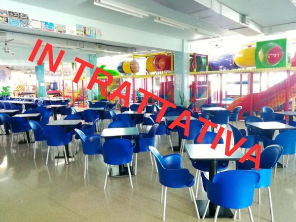 negozio in vendita a Monopoli