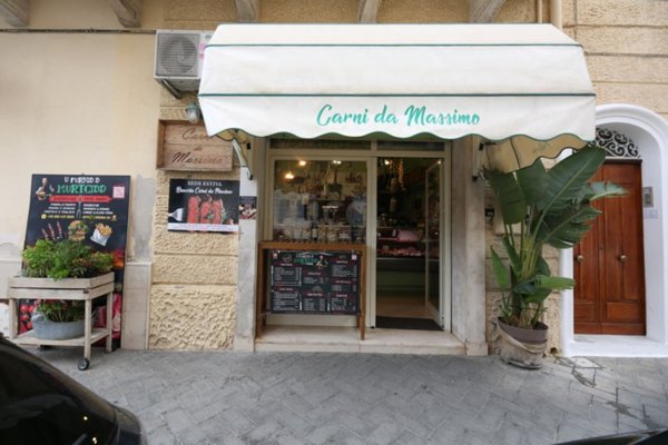 negozio in vendita a Monopoli