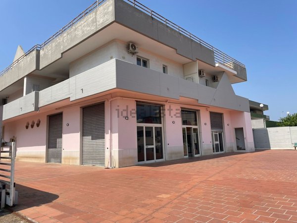 locale commerciale in vendita a Monopoli