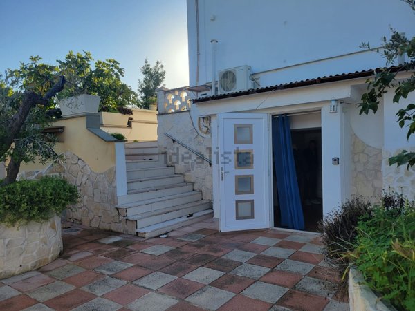 casa indipendente in vendita a Monopoli