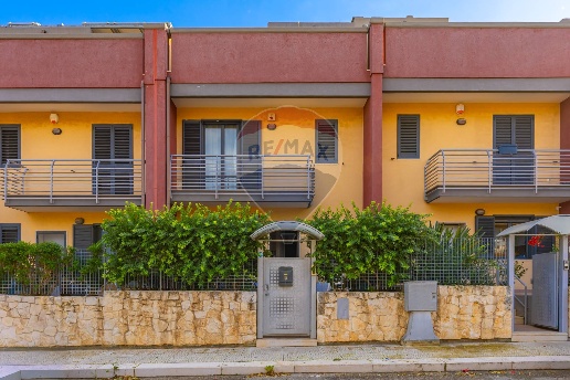 casa indipendente in vendita a Monopoli in zona Grotta dell'Acqua