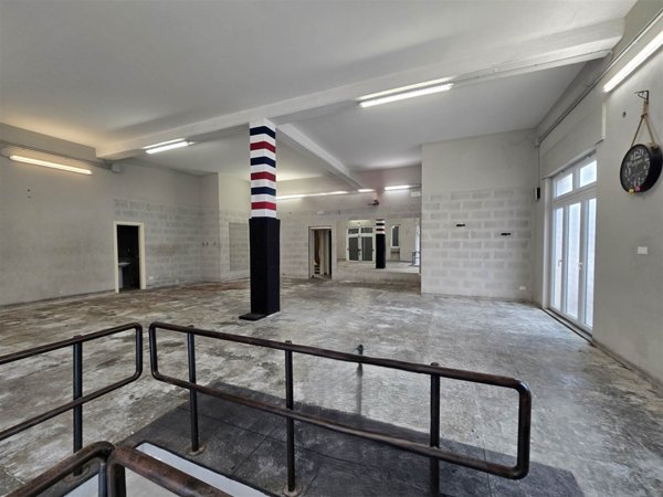 locale commerciale in vendita a Monopoli