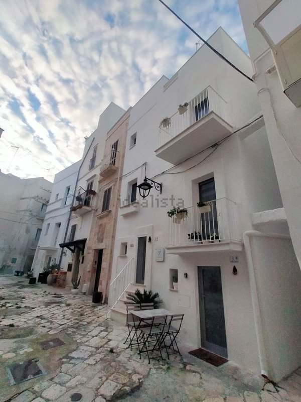 casa indipendente in vendita a Monopoli in zona Centro Storico