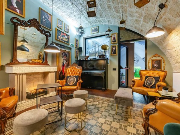negozio in vendita a Monopoli in zona Centro Storico