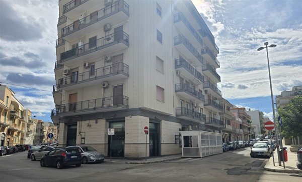 locale commerciale in vendita a Monopoli in zona Centro Storico