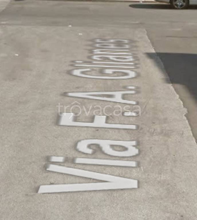 negozio in vendita a Monopoli