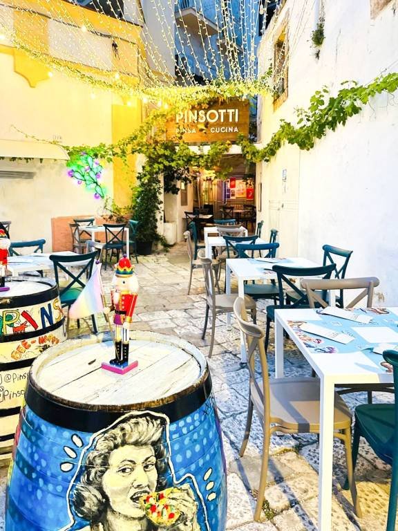 negozio in vendita a Monopoli in zona Centro Storico