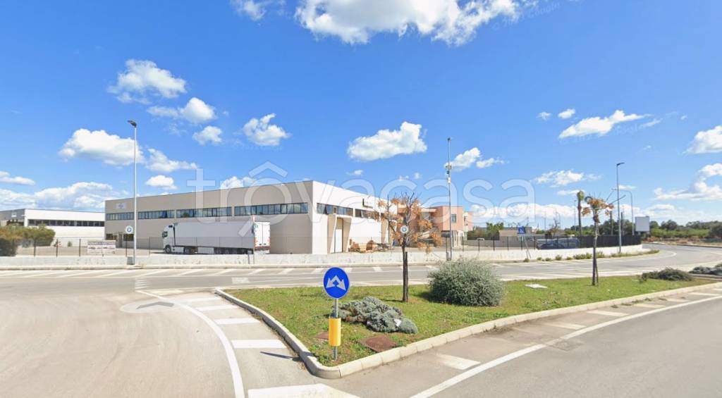 locale commerciale in vendita a Monopoli