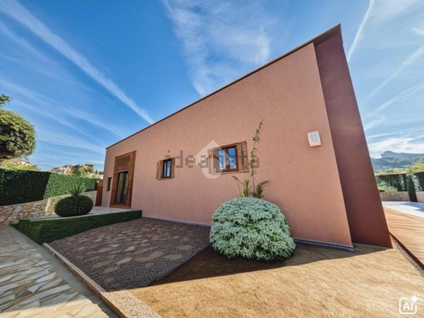 casa indipendente in vendita a Monopoli