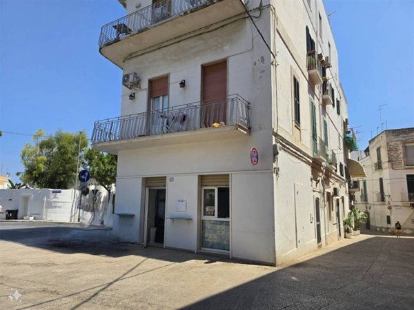 negozio in vendita a Monopoli in zona Centro Storico