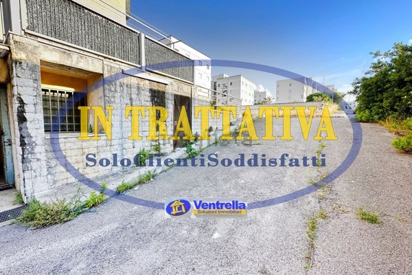 locale di sgombero in vendita a Monopoli