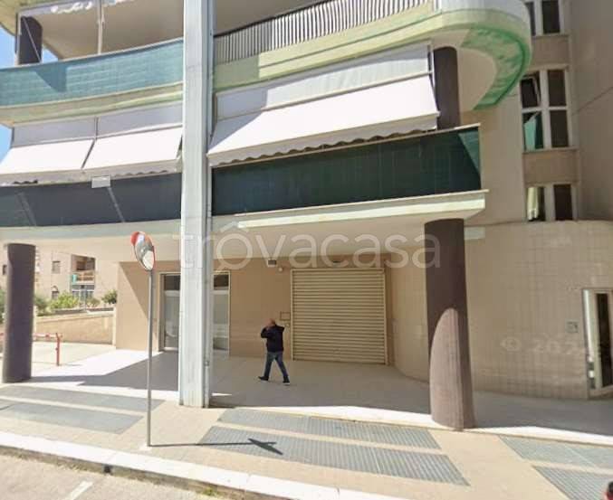 negozio in vendita a Monopoli