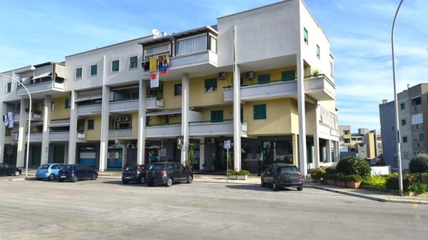 negozio in vendita a Monopoli
