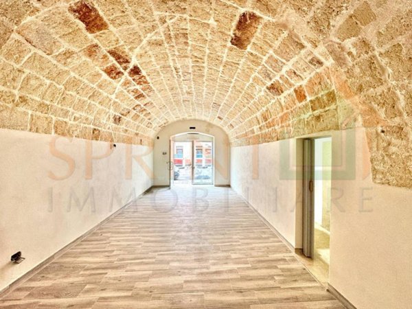 negozio in vendita a Monopoli