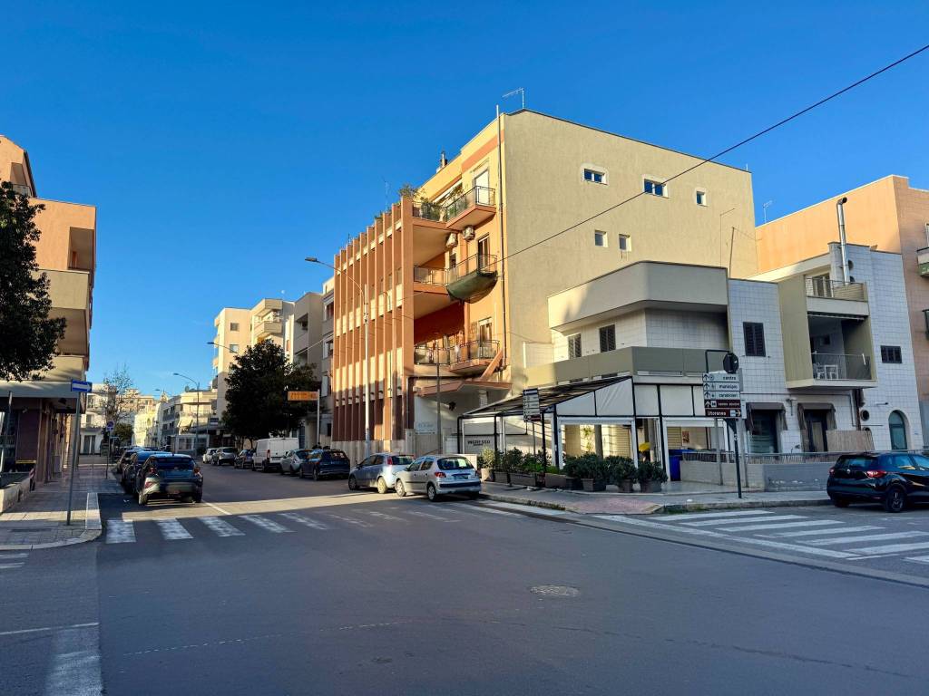 negozio in vendita a Monopoli