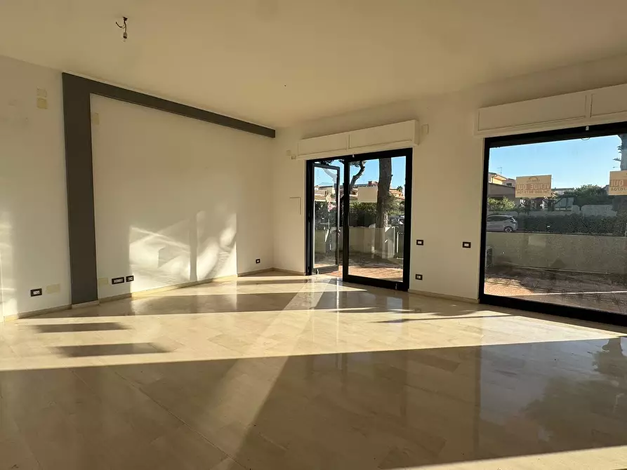 locale commerciale in vendita a Monopoli