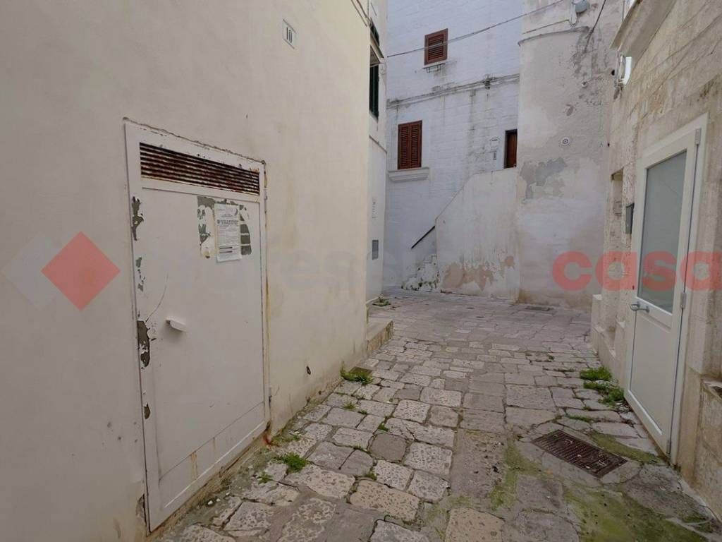 locale commerciale in vendita a Monopoli in zona Centro Storico