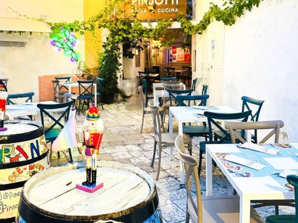 negozio in vendita a Monopoli in zona Centro Storico