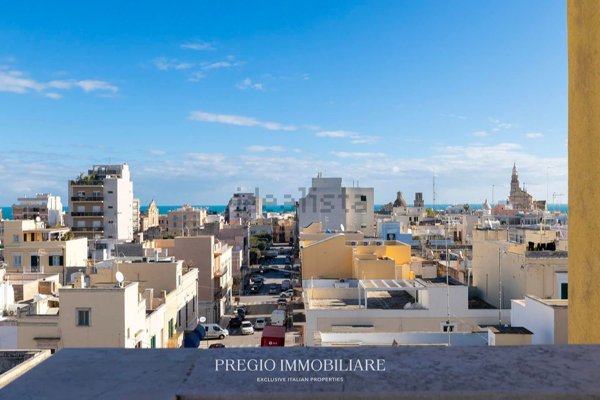 esavano in vendita a Monopoli