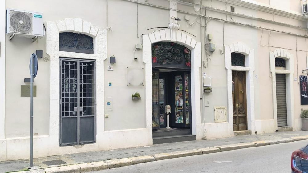 negozio in vendita a Monopoli in zona Centro Storico