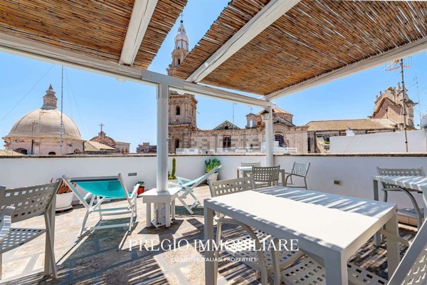 casa indipendente in vendita a Monopoli in zona Centro Storico