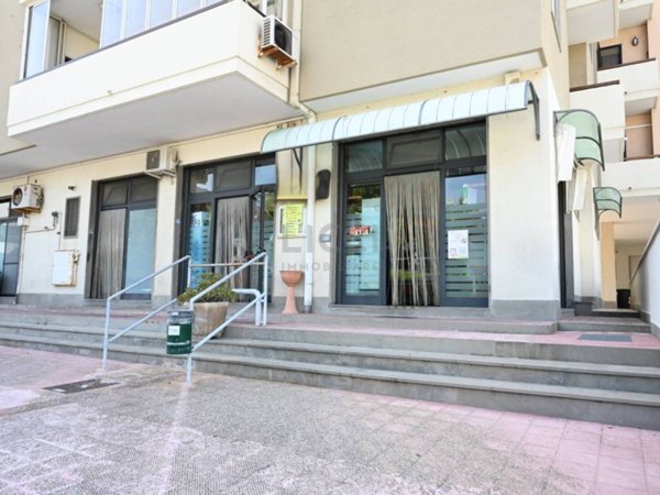 negozio in vendita a Monopoli