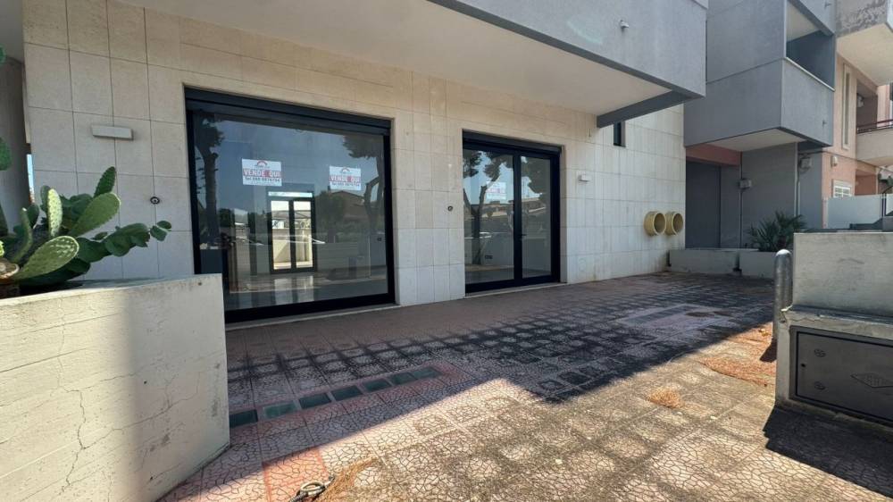 locale commerciale in vendita a Monopoli