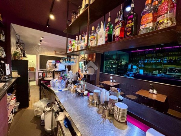 negozio in vendita a Monopoli in zona Centro Storico