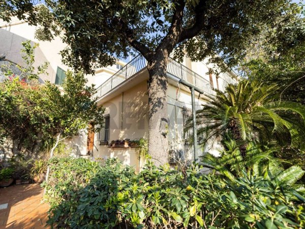 casa indipendente in vendita a Monopoli in zona Centro Storico