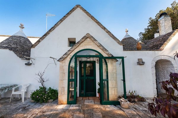 esavano in vendita a Monopoli