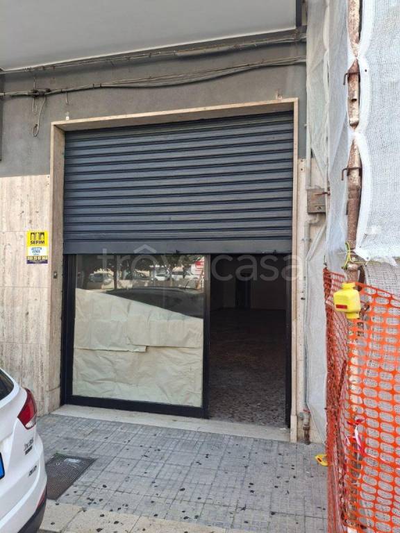 negozio in vendita a Monopoli in zona Centro Storico