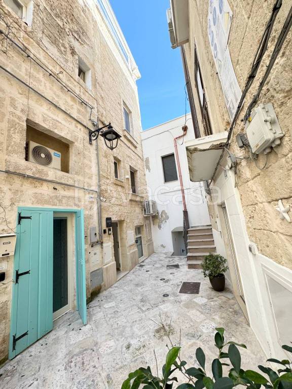 casa indipendente in vendita a Monopoli in zona Centro Storico