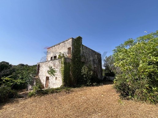 pentavano in vendita a Monopoli