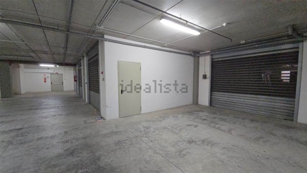 locale di sgombero in vendita a Monopoli