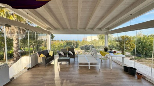 appartamento in vendita a Monopoli in zona Petrarolo