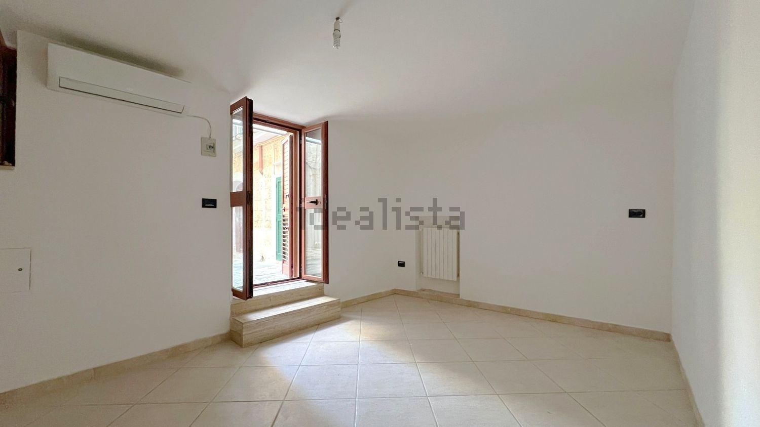 locale commerciale in vendita a Monopoli in zona Centro Storico