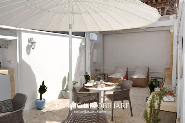 casa indipendente in vendita a Monopoli in zona Centro Storico