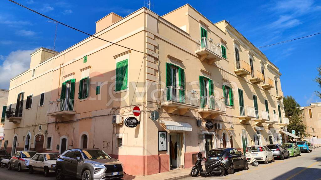 casa indipendente in vendita a Monopoli in zona Centro Storico