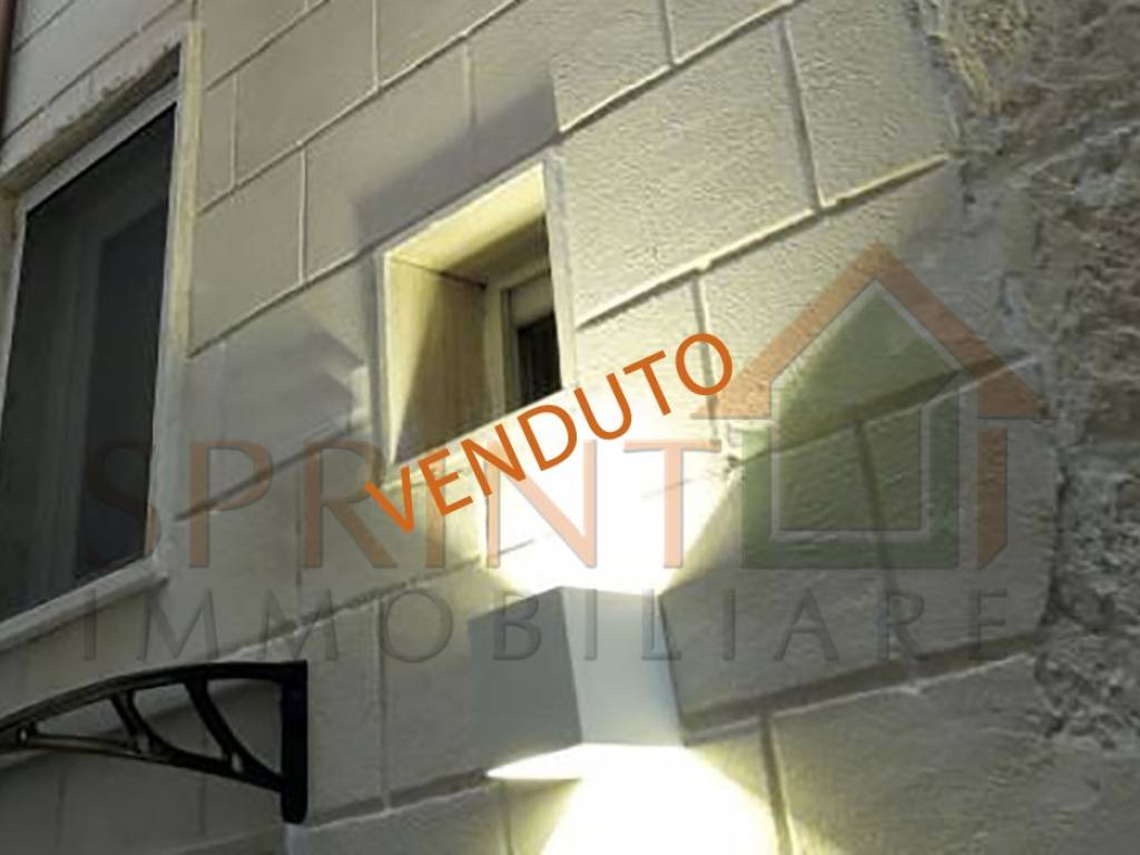 intera palazzina in vendita a Monopoli in zona Centro Storico