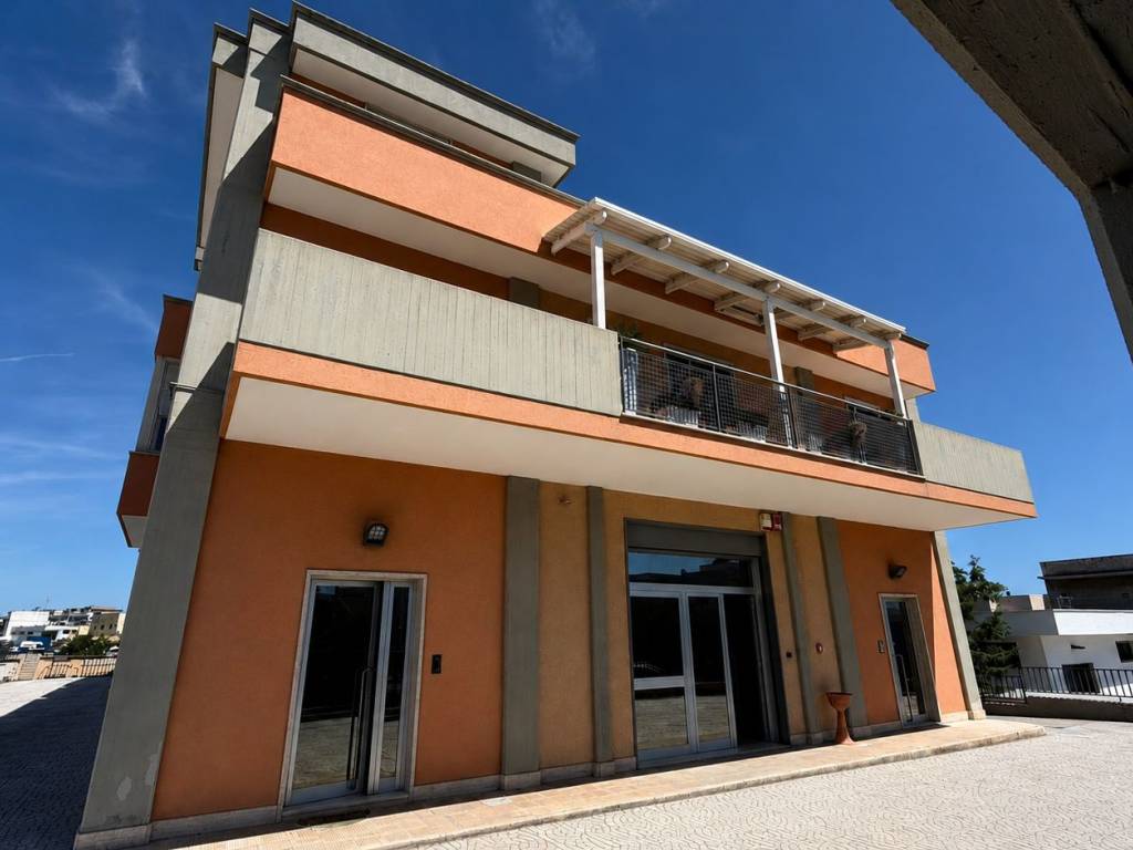 intera palazzina in vendita a Monopoli