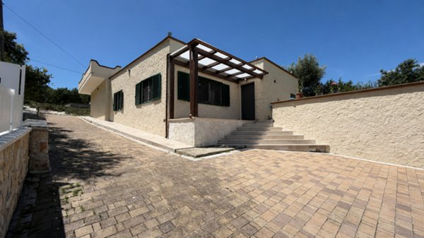 casa indipendente in vendita a Monopoli