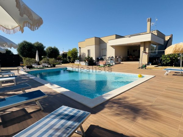 casa indipendente in vendita a Monopoli