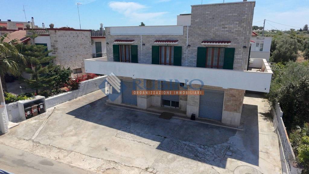 casa indipendente in vendita a Monopoli in zona Cozzana