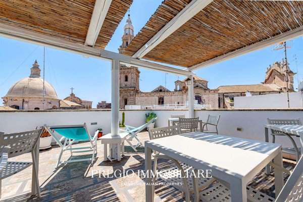 casa indipendente in vendita a Monopoli in zona Centro Storico