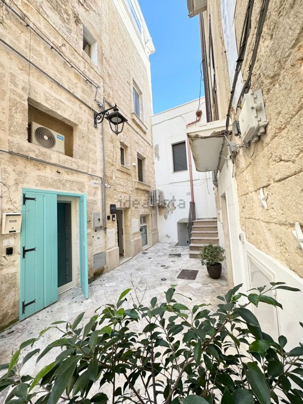 casa indipendente in vendita a Monopoli in zona Centro Storico