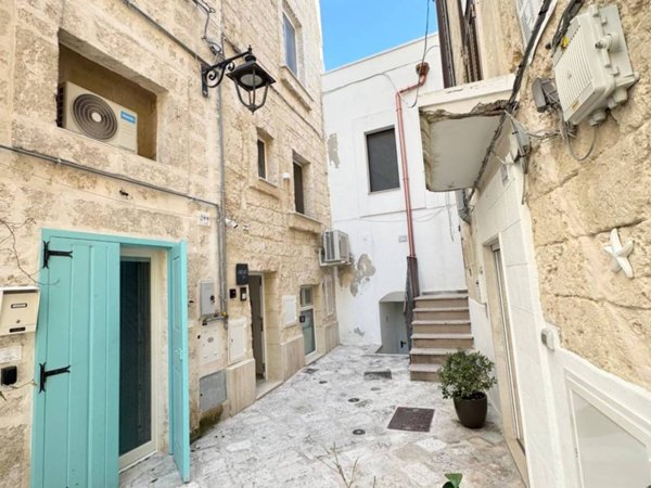 casa indipendente in vendita a Monopoli in zona Centro Storico